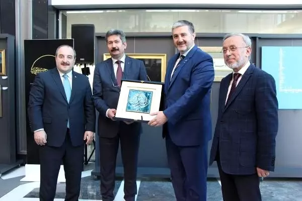 Bakan Varank: Sergiler medeniyetimizi dünyaya tanıtmak için çok önemli Bakan Varank: Sergiler medeniyetimizi dünyaya tanıtmak için çok önemli