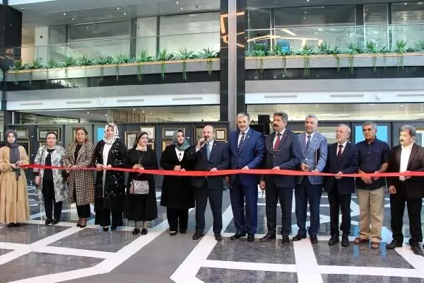 Bakan Varank: Sergiler medeniyetimizi dünyaya tanıtmak için çok önemli Bakan Varank: Sergiler medeniyetimizi dünyaya tanıtmak için çok önemli