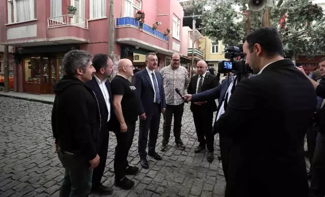 Başkan Büyükakın, 'Seksenler' dizisinin setine konuk oldu Başkan Büyükakın, 'Seksenler' dizisinin setine konuk oldu