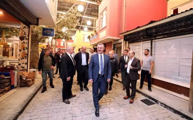 Başkan Büyükakın, 'Seksenler' dizisinin setine konuk oldu Başkan Büyükakın, 'Seksenler' dizisinin setine konuk oldu