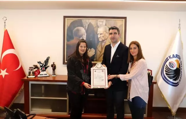 Başkan Gökhan Yüksel'den yeni iş yeri açan esnaflara ruhsat