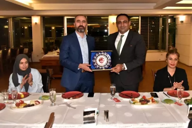 Başkan Yılmaz, bocce kafile başkanlarını yemekte ağırladı Başkan Yılmaz, bocce kafile başkanlarını yemekte ağırladı