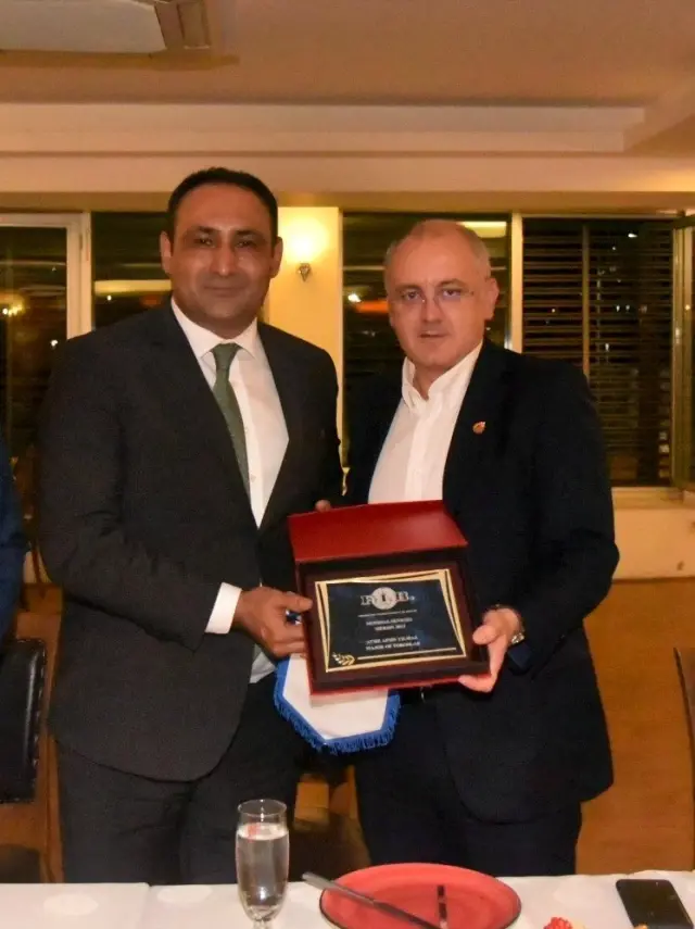 Başkan Yılmaz, bocce kafile başkanlarını yemekte ağırladı Başkan Yılmaz, bocce kafile başkanlarını yemekte ağırladı