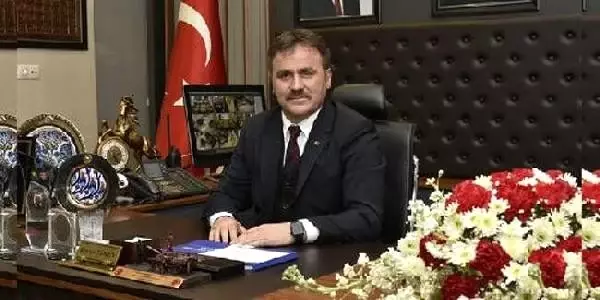 Belediye başkanına silahlı saldırı girişiminin şüphelisi teslim oldu Belediye başkanına silahlı saldırı girişiminin şüphelisi teslim oldu
