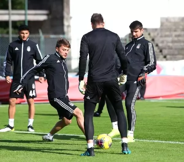 Beşiktaş, Denizlispor maçı hazırlıklarına Portekiz'de başladı Beşiktaş, Denizlispor maçı hazırlıklarına Portekiz'de başladı