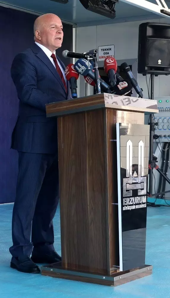Büyükşehir'in dev yatırımı: Barış Pınarı Viyadüğü Büyükşehir'in dev yatırımı: Barış Pınarı Viyadüğü