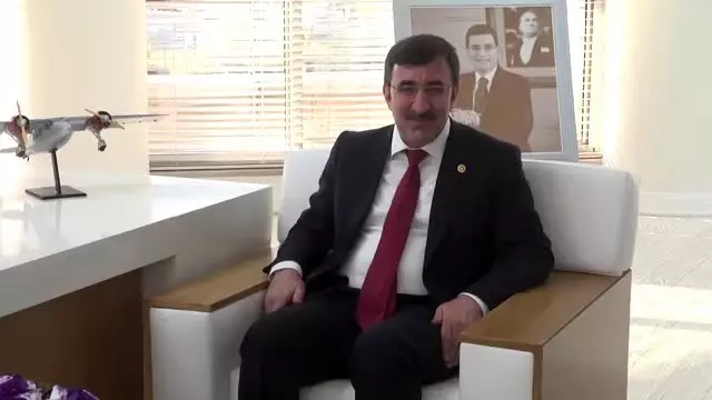 Cevdet Yılmaz: 'Gönüle dokunan hizmetler başarı getiriyor' Cevdet Yılmaz: 'Gönüle dokunan hizmetler başarı getiriyor'
