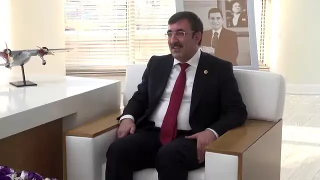 Cevdet Yılmaz: 'Gönüle dokunan hizmetler başarı getiriyor' Cevdet Yılmaz: 'Gönüle dokunan hizmetler başarı getiriyor'