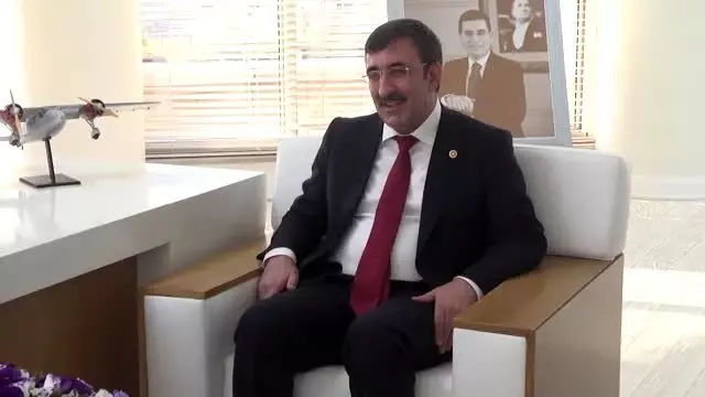 Cevdet Yılmaz: 'Gönüle dokunan hizmetler başarı getiriyor' Cevdet Yılmaz: 'Gönüle dokunan hizmetler başarı getiriyor'