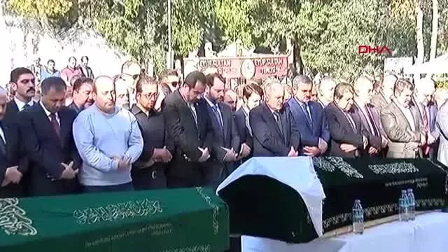 Cumhurbaşkanı erdoğan, akbaşoğlu'nun annesinin cenazesine katıldı Cumhurbaşkanı erdoğan, akbaşoğlu'nun annesinin cenazesine katıldı