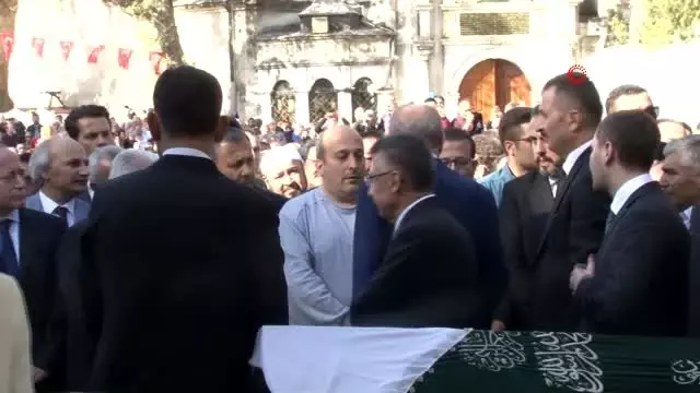 Cumhurbaşkanı Erdoğan, cuma namazını Eyüpsultan Camii'nde kıldı Cumhurbaşkanı Erdoğan, cuma namazını Eyüpsultan Camii'nde kıldı