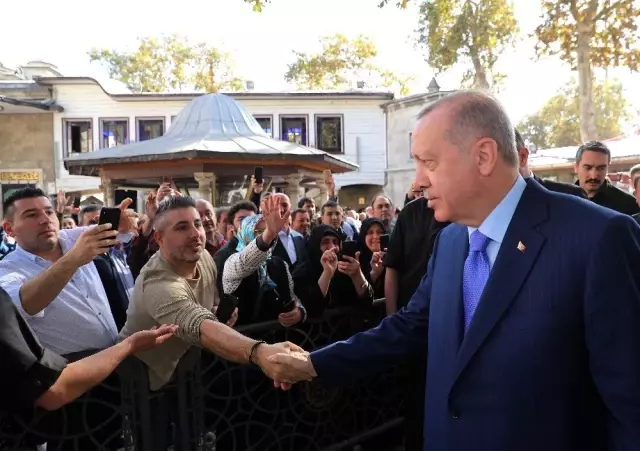 Cumhurbaşkanı Erdoğan, cuma namazını Eyüpsultan Camii'nde kıldı Cumhurbaşkanı Erdoğan, cuma namazını Eyüpsultan Camii'nde kıldı