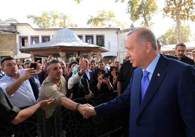 Cumhurbaşkanı Erdoğan, cuma namazını Eyüpsultan Camii'nde kıldı Cumhurbaşkanı Erdoğan, cuma namazını Eyüpsultan Camii'nde kıldı