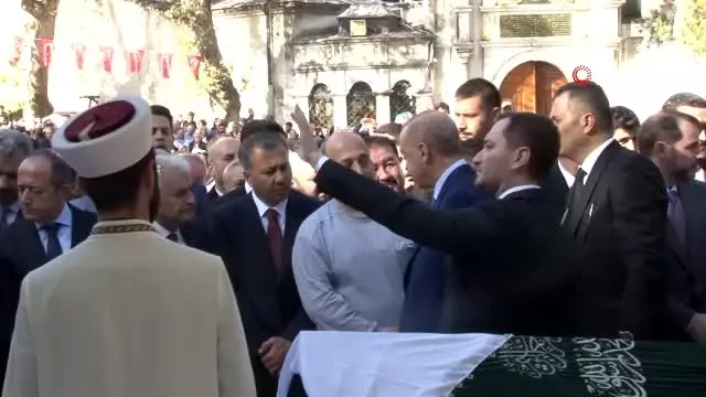 Cumhurbaşkanı Erdoğan, cuma namazını Eyüpsultan Camii'nde kıldı Cumhurbaşkanı Erdoğan, cuma namazını Eyüpsultan Camii'nde kıldı