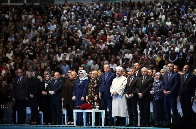 Cumhurbaşkanı Erdoğan: 'İslam kardeşliğinin sınırı yoktur, hiç kimse bizim aramıza ayrılık tohumu... Cumhurbaşkanı Erdoğan: 'İslam kardeşliğinin sınırı yoktur, hiç kimse bizim aramıza ayrılık tohumu...