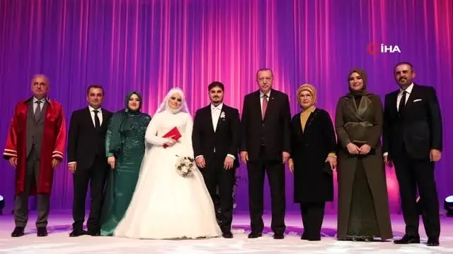 Cumhurbaşkanı Erdoğan, Mahir Ünal'ın kızının nikah törenine katıldı Cumhurbaşkanı Erdoğan, Mahir Ünal'ın kızının nikah törenine katıldı