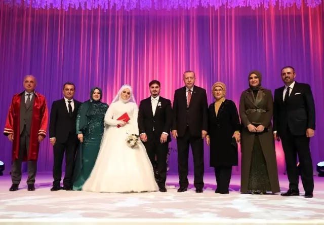 Cumhurbaşkanı Erdoğan, Mahir Ünal'ın kızının nikah törenine katıldı Cumhurbaşkanı Erdoğan, Mahir Ünal'ın kızının nikah törenine katıldı