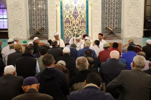Denizli'de Mevlit Kandili dualarla idrak edildi Denizli'de Mevlit Kandili dualarla idrak edildi