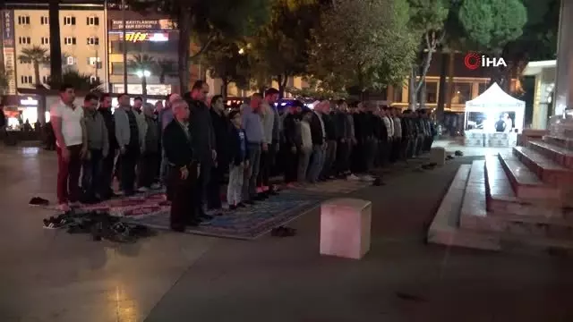 Denizli'de Mevlit Kandili dualarla idrak edildi Denizli'de Mevlit Kandili dualarla idrak edildi