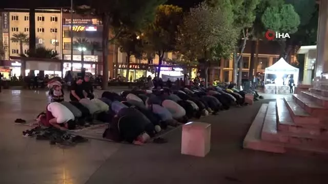 Denizli'de Mevlit Kandili dualarla idrak edildi Denizli'de Mevlit Kandili dualarla idrak edildi