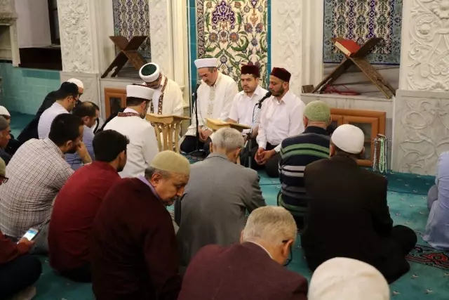 Denizli'de Mevlit Kandili dualarla idrak edildi Denizli'de Mevlit Kandili dualarla idrak edildi