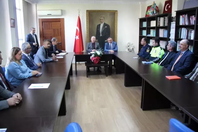 Develi'de 20 bin fidan dikimi öncesinde istişare yapıldı Develi'de 20 bin fidan dikimi öncesinde istişare yapıldı