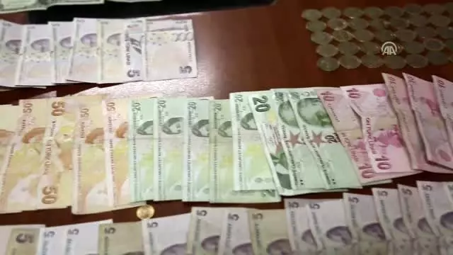 Dilencinin üzerinden 2 bin 280 lira çıktı Dilencinin üzerinden 2 bin 280 lira çıktı