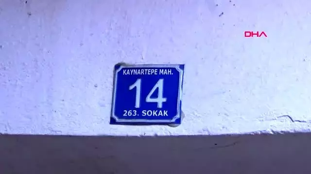 Diyarbakır'da babasını öldüren genç, 3 saat cansız bedeninin başında bekledi Diyarbakır'da babasını öldüren genç, 3 saat cansız bedeninin başında bekledi