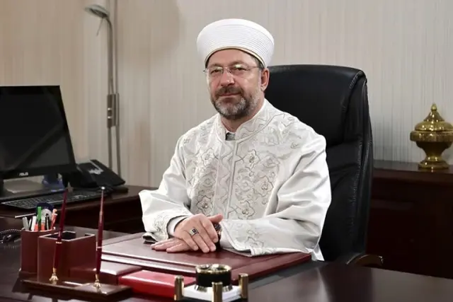 Diyanet İşleri Başkanı Erbaş'tan Mevlid Kandili mesajı: Bugün yeryüzü can suyuna her zamankinden daha çok muhtaçtır Diyanet İşleri Başkanı Erbaş'tan Mevlid Kandili mesajı: Bugün yeryüzü can suyuna her zamankinden daha çok muhtaçtır