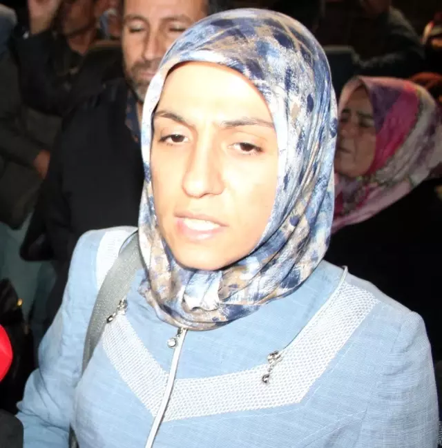 Diyarbakır'da evlat nöbeti tutan aileler Hz. Süleyman Camii'ni ziyaret etti Diyarbakır'da evlat nöbeti tutan aileler Hz. Süleyman Camii'ni ziyaret etti
