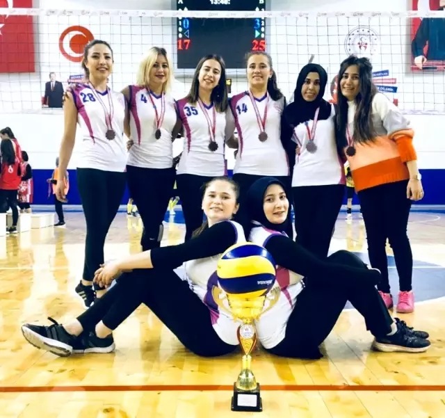Doğunun Sultanları Ağrı Öğretmenler Takımı oldu
