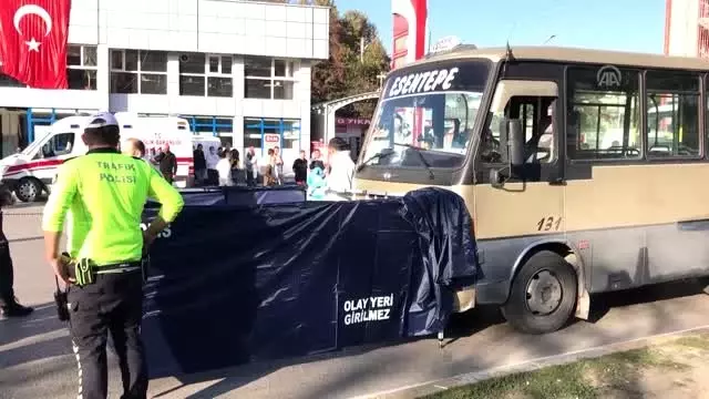Dolmuşun çarptığı kişi öldü