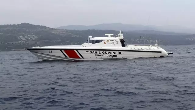 Ege'de düzensiz göç ile 7 gün 24 saat kesintisiz mücadele sürüyor Ege'de düzensiz göç ile 7 gün 24 saat kesintisiz mücadele sürüyor
