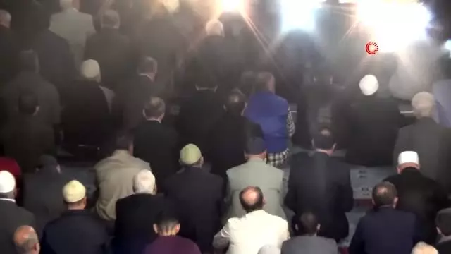 Elazığ'da Mevlit Kandili'nde camiler doldu