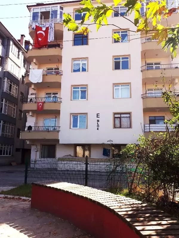 Erkek arkadaşının ailesiyle tanışmaya gitti, 5'inci kattan ölüme atladı