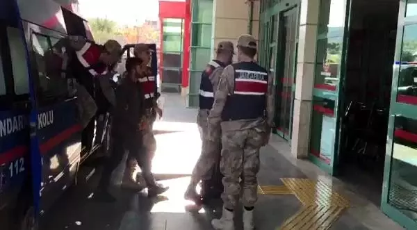 Eşinin dedikodusunu yaptığı iddia edilen kişiyi, arkadaşlarıyla döverek öldürdü Eşinin dedikodusunu yaptığı iddia edilen kişiyi, arkadaşlarıyla döverek öldürdü