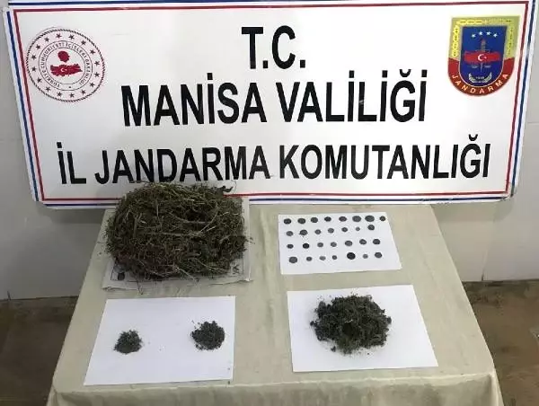 Evinde tarihi sikkeler ve 1 kilo esrarla yakalandı