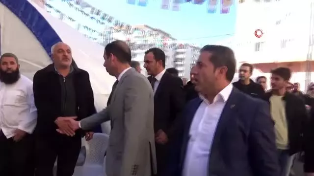 Evlat nöbetindeki aileler Mehmetçik için ördükleri atkıları gönderdi Evlat nöbetindeki aileler Mehmetçik için ördükleri atkıları gönderdi