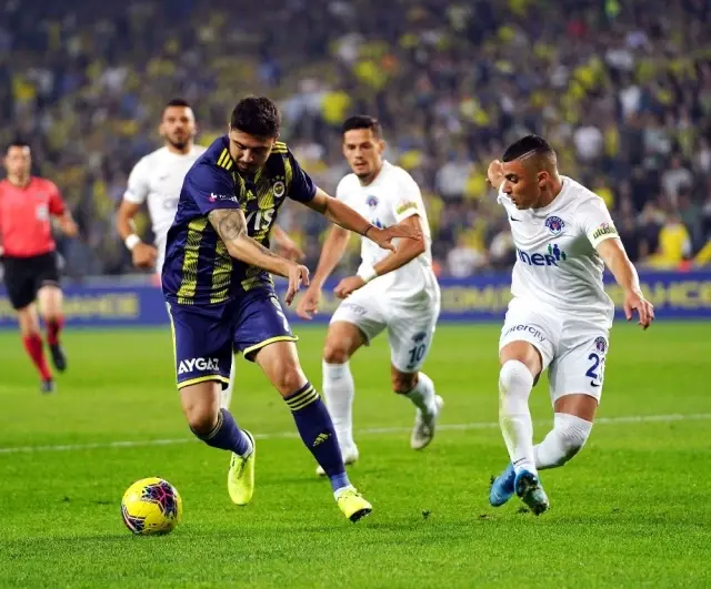 Fenerbahçe ilk yarıyı önde kapattı Fenerbahçe ilk yarıyı önde kapattı