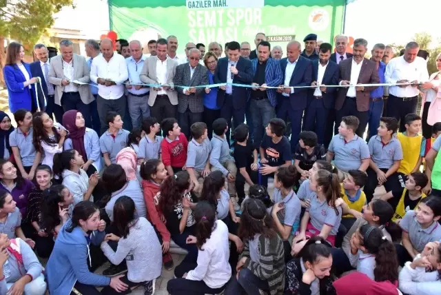 Gaziler Semt Spor Sahası törenle açıldı Gaziler Semt Spor Sahası törenle açıldı