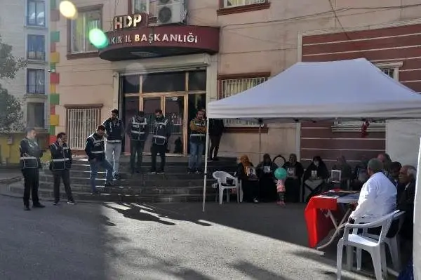 HDP önündeki eylemde 67'nci gün; Oğlu kaçırılan annenin feryadı