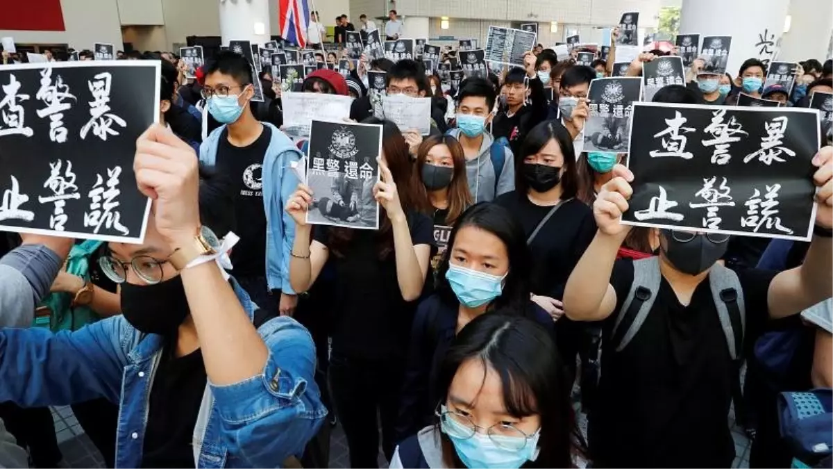 Hong Kong'da gösteriler sırasında ağır yaralanan üniversite öğrencisi hayatını kaybetti