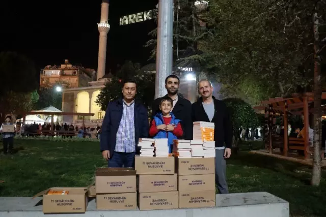 İhlas Vakfı Denizli Temsilciliği 3 bin 500'ün üzerinde kitap dağıttı