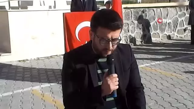 İlkokul öğrencilerinden askere selam İlkokul öğrencilerinden askere selam