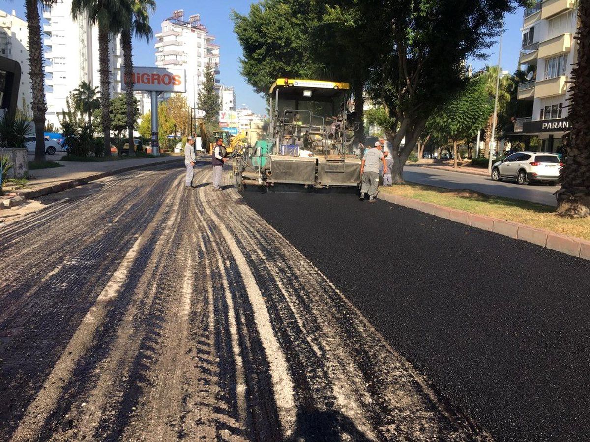 İsmet Gökşen Caddesi'ne bakım yapıldı
