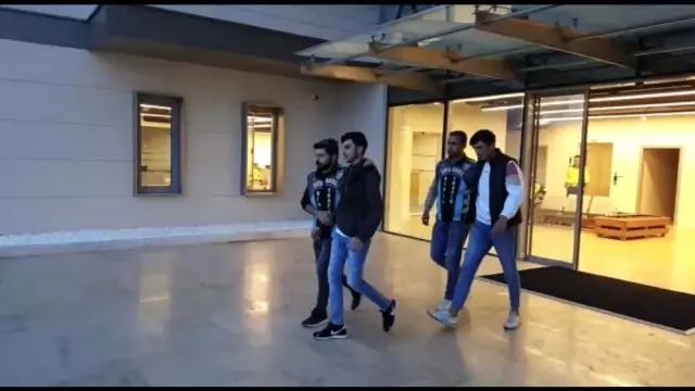 İstanbul'da asker eğlencesinde terör estiren 6 magandaya 34 bin lira ceza İstanbul'da asker eğlencesinde terör estiren 6 magandaya 34 bin lira ceza