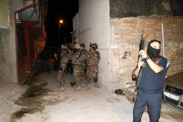 İstanbul'da gece vakti terör örgütü PKK/KCK operasyonu: Çok sayıda gözaltı var