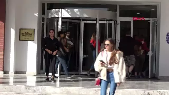 İzmir 'kendileri otizmli öğrenciyle aynı sınıfta olsalardı böyle bir tepki vermezlerdi' İzmir 'kendileri otizmli öğrenciyle aynı sınıfta olsalardı böyle bir tepki vermezlerdi'