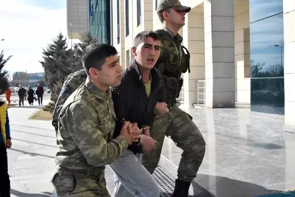 Kendisine sarkıntılık ettiğini ileri sürdüğü yaşlı adamı öldüren sanığa hapis cezası Kendisine sarkıntılık ettiğini ileri sürdüğü yaşlı adamı öldüren sanığa hapis cezası