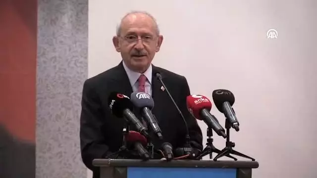 Kılıçdaroğlu: 'Arabayı üretir satmazsanız bir şey olmaz ama çiftçinin elindeki malı satamazsanız... Kılıçdaroğlu: 'Arabayı üretir satmazsanız bir şey olmaz ama çiftçinin elindeki malı satamazsanız...